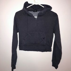 Cropped navy blue hoodie from Pacsun.